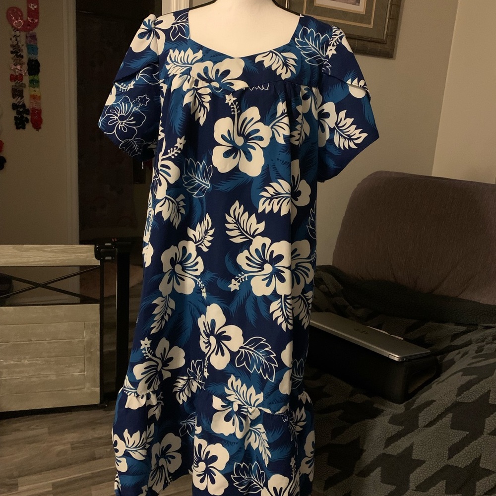 Ali’i Fashions Hawaii Kimono Gown Cover Up EUC